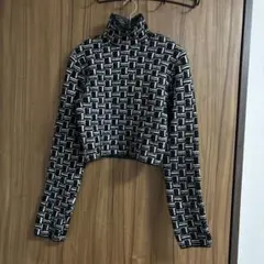 【新品未使用タグ付き】ZARA ザラ　クロップド丈　幾何学模様　ニット
