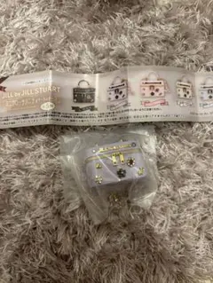 ジルスチュアート　ミニブローチバニティ　キーホルダー　ガチャガチャ