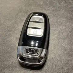 Audi 純正 スマートキー 本体のサムネイル