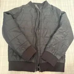 黒いキルティングジャケット