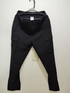 theory ブラック カーゴパンツ サイズ2のサムネイル