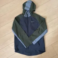 Nike フード付きジップアップナイロンパーカー