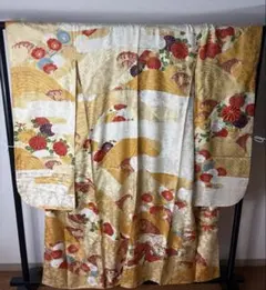 豪華婚礼用打掛着物・吉兆模様・紅白金銀の鶴・金駒刺繡 豪華婚礼用打掛着物・吉兆模様・紅白金銀の鶴・金駒刺繡 | Mercari