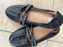 フィットプロップ　スタッズ付きブラックレザーシューズ