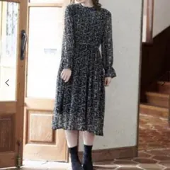 マジェスティックレゴン 小花柄 ハイネック プリーツ ワンピース