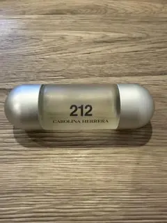 CAROLINAHERRERA キャロライナヘレラ212 オードトワレ 30mlのサムネイル