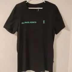 On✩オン ブラック Tシャツ TEAMプリント 상태좋음