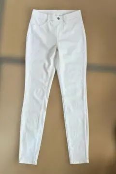 UNIQLO ウルトラストレッチレギンスパンツ　ホワイト