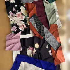 着物はぎれ　布地セット 多色 花柄 光沢