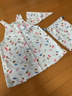 新品未使用　手作り　エプロンセット　バレリーナ　水色　三角巾　巾着　120