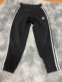 adidas ストライプ スウェットパンツ 黒