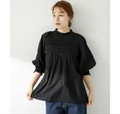 新品⭐︎タックヨークコットンスタンドカラーブラウス／アーバンリサーチサニーレーベル