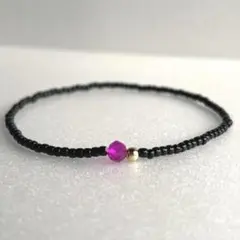 ビーズブレスレット　ブラック＆カットフューシャピンク　ゴールドビーズ