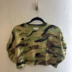 Bershka 迷彩柄 短丈 クロップド丈 半袖Tシャツ Mサイズ レディースのサムネイル