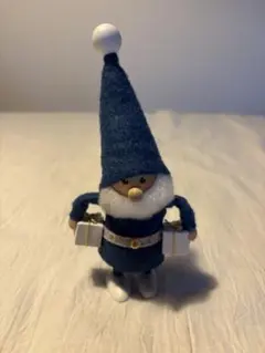 ノルディカニッセプレゼントを持つ子