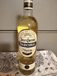 お酒】コロンボ ナンバー7 ジン 700ml 43.1度 - メルカリ