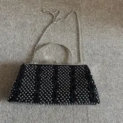 ビーズ装飾 ブラックサテン クラッチバッグ