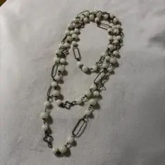 ホワイトビーズ ロングネックレス