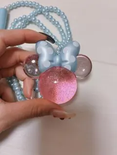ミニーちゃん　光るペンダント　光るネックレス　光るおもちゃ