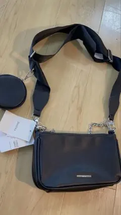 Bershka ショルダーバッグ