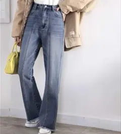 最旬美脚デニム。裾フリンジセミフレアデニムパンツ