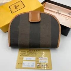 ！新品！　FENDI 折り財布　ズッカ　付属品完備　65aのサムネイル