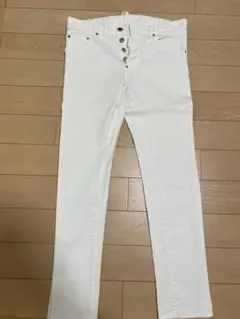 DSQUARED ホワイト ストレートデニム