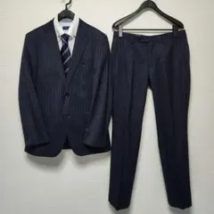 グリーンレーベルリラクシング　高級生地レダ　メンズ　スーツ　濃紺　ストライプ