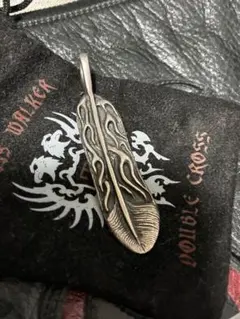 TRAVIS WALKER Phoenix Feather Largeのサムネイル