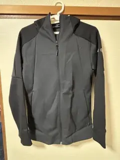 Under Armour フード付きパーカー M 黒