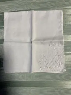 新品　刺繍入りホワイトハンカチ