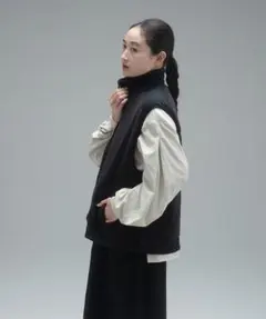 お*び様 1385 ニューバランス MET24 Fleece Vest AWV4のサムネイル