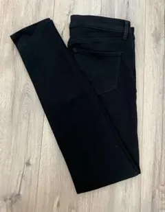 UNIQLO スキニーデニム ブラック　ウルトラストレッチジーンズ　28