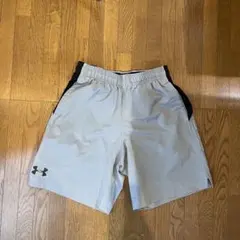 UNDER ARMOUR トレーニング ショートパンツ グレー SMのサムネイル