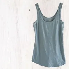 青いノースリーブタンクトップ 水色 シンプル トップス