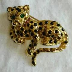 値下げ豹 ひょうのブローチ ネコ科 インポート雑貨 合金