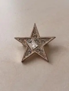星形クリスタルブローチ☆スワロフスキークリスタルが輝く✨