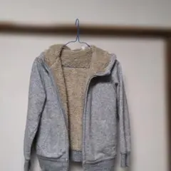 グレー フリース内張り フード付きパーカー 140