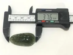 モルダバイト 2粒売 10.5㎜ 10.1㎜ オマケ、モルダバイトのカボション