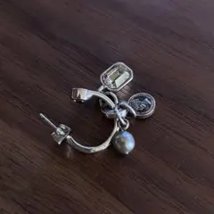 DYRBERG/KERN フープピアス チャーム付き　(片耳)