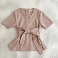 エストネーション ウエストリボンVネックブラウス 半袖 ピンクベージュ S 美品のサムネイル