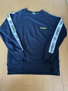 umbro アンブロ トレーナー 黒 ロゴ入り 160