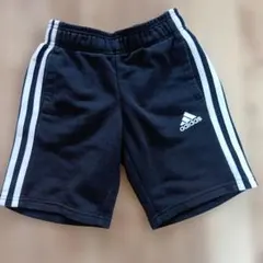 adidas 黒 ハーフパンツ 120サイズ