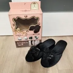 ヒールアップ美脚バラ装飾 ブラック 室内スリッパ Lサイズ