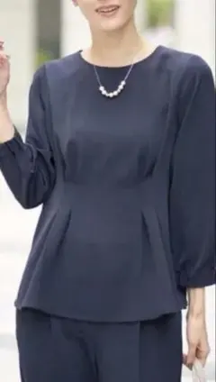 ★新品★紺★Sサイズ　サテンストレッチペプラムブラウス