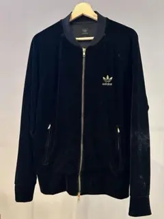 adidas ベロア　ブラック ジップアップブルゾン