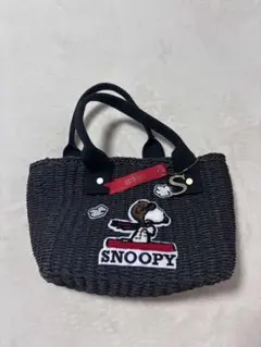 スヌーピー刺繍付き黒ハンドバッグ