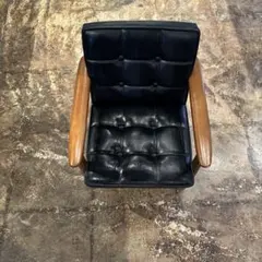 カリモク チェア