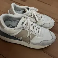 New Balance 237 スニーカー ベージュ　23.5cmのサムネイル