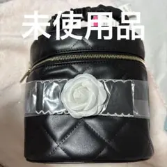 Radyキルティング黒バッグ ショルダー付き　白カメリア付き　未使用品♡
